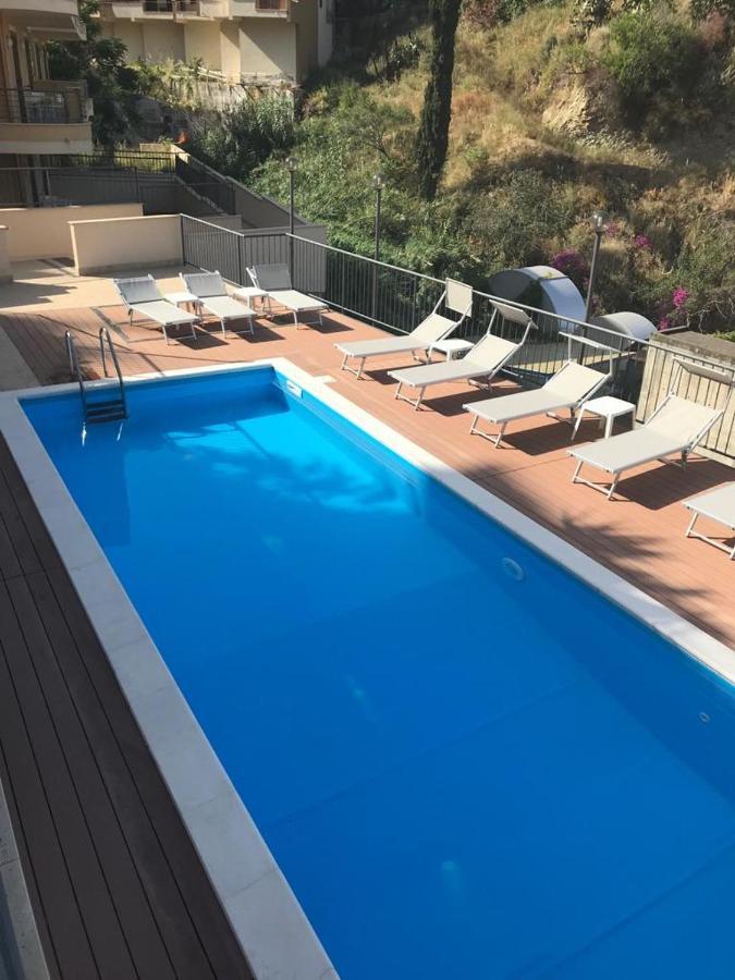Il Piccolo Diavolo Apartment Taormina Bagian luar foto