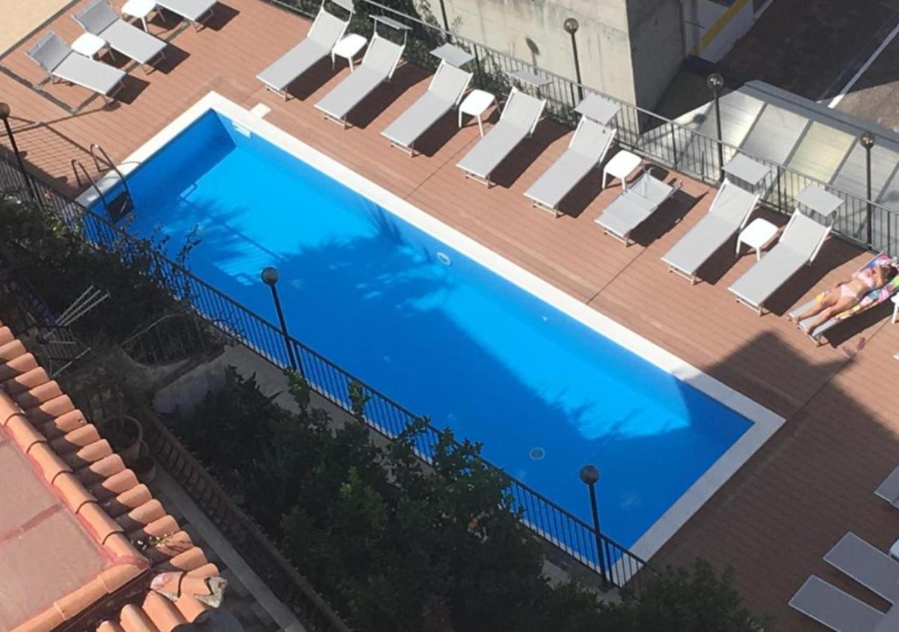 Il Piccolo Diavolo Apartment Taormina Bagian luar foto