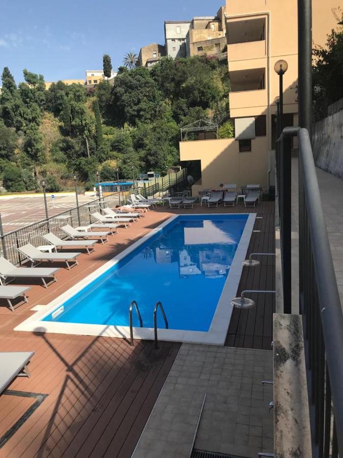 Il Piccolo Diavolo Apartment Taormina Bagian luar foto