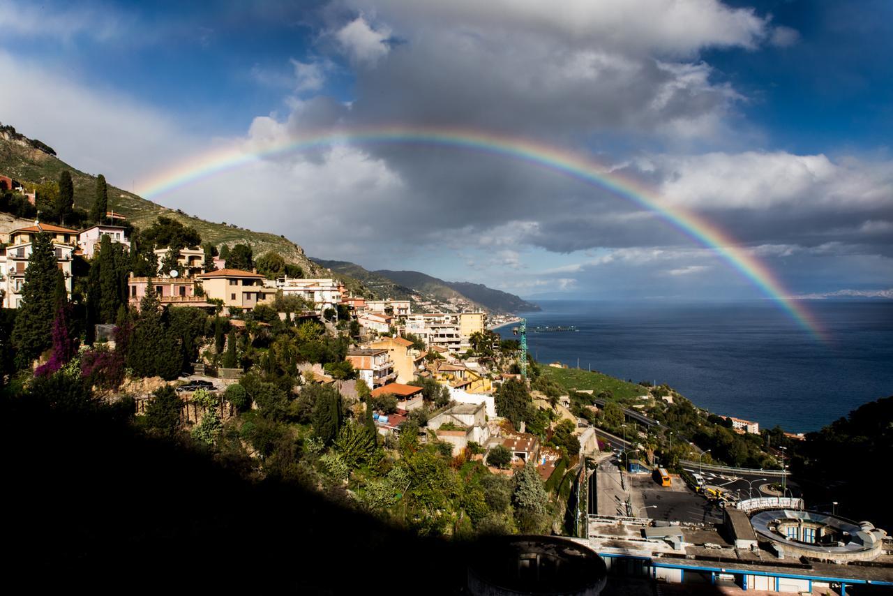 Il Piccolo Diavolo Apartment Taormina Bagian luar foto