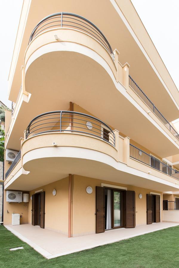Il Piccolo Diavolo Apartment Taormina Bagian luar foto