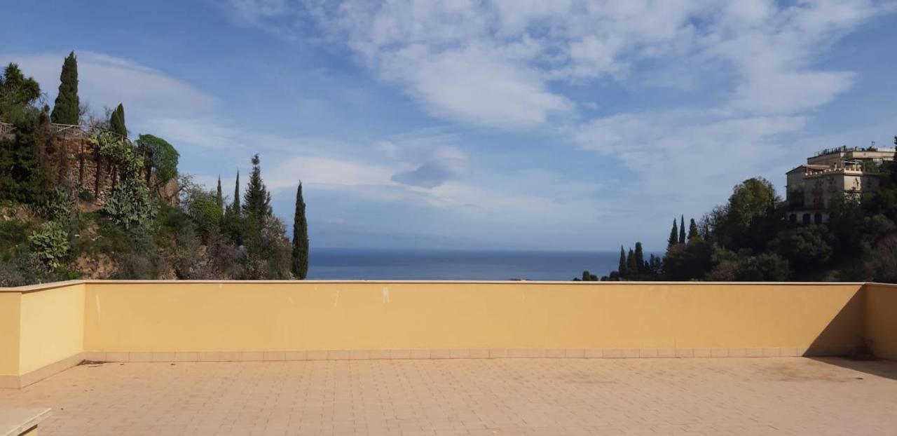 Il Piccolo Diavolo Apartment Taormina Bagian luar foto