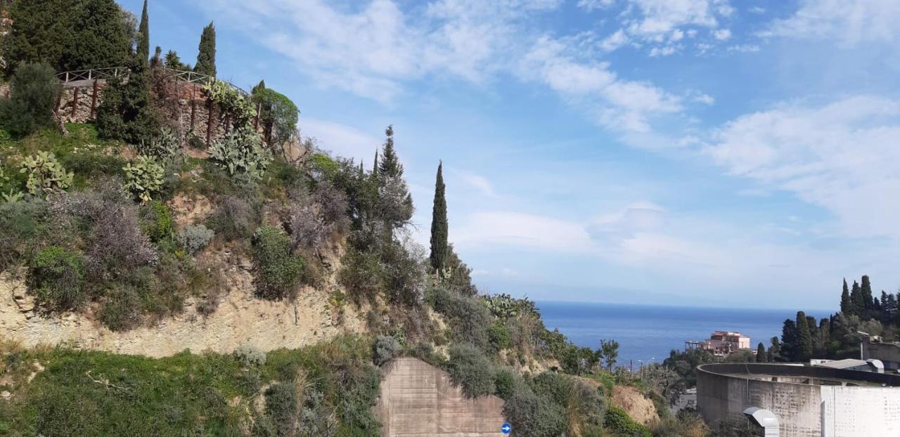 Il Piccolo Diavolo Apartment Taormina Bagian luar foto