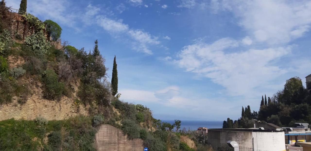 Il Piccolo Diavolo Apartment Taormina Bagian luar foto