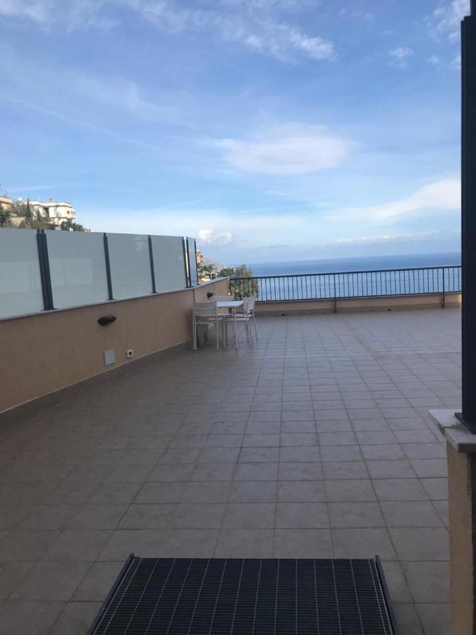 Il Piccolo Diavolo Apartment Taormina Bagian luar foto